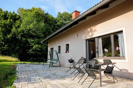 Apartna, Biš 62a, Trnovska vas
