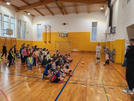 Otroci, župan, ravnateljica