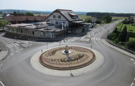 Krožno križišče v Trnovski vasi